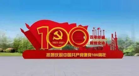 “小仙女宝宝”学走T台火了，自信满满的样子超有气场！